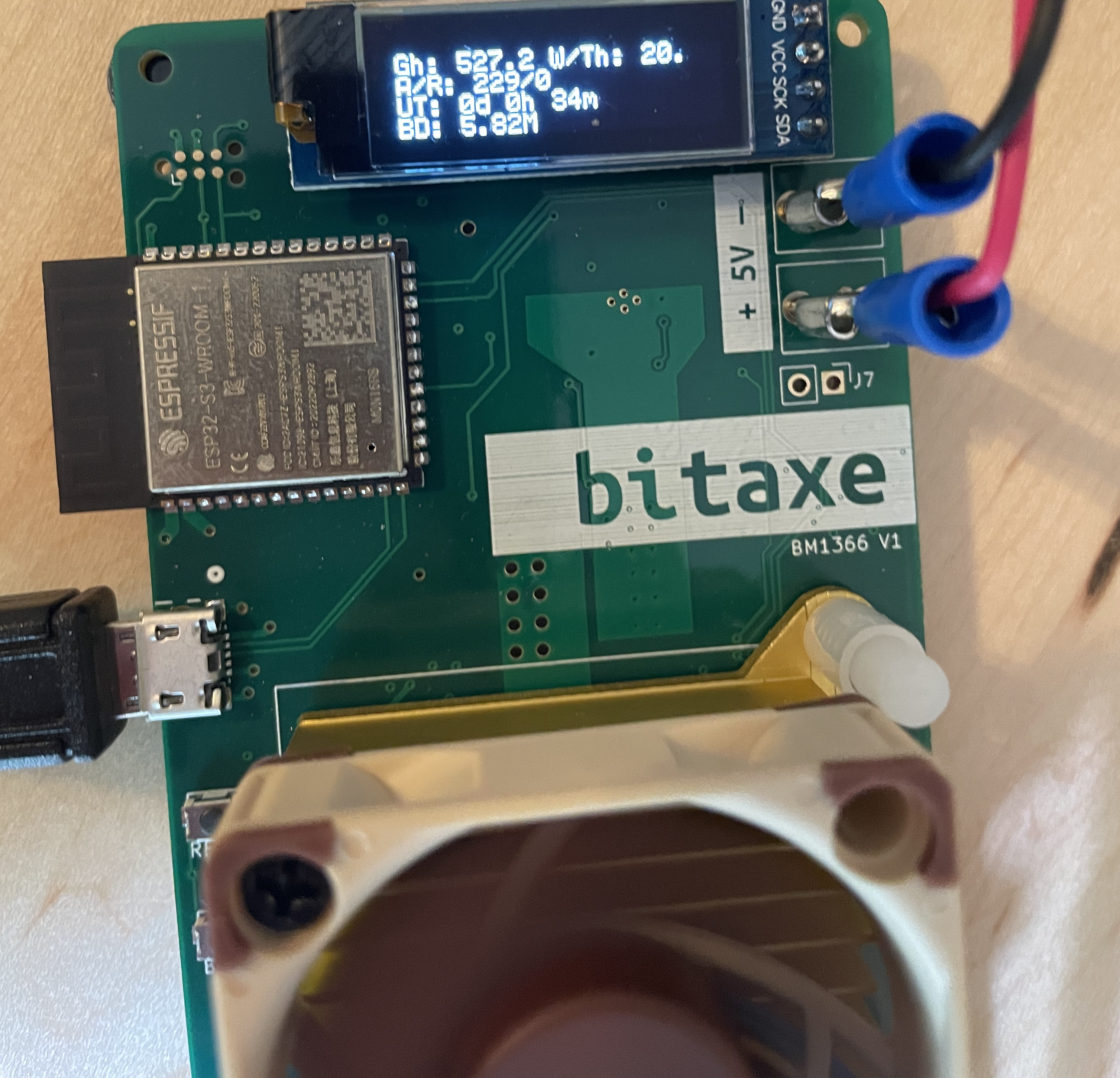 bitaxeUltra running